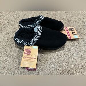 MUK LUKS Faux Suede Clog Women's Comfort Contour Slipper Black Size M (7-8)